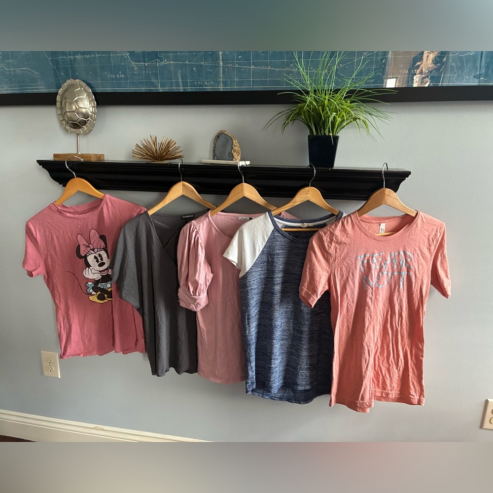 Lot of 5 women’s tshirts- Disney Minnie Mouse, Express, Gap